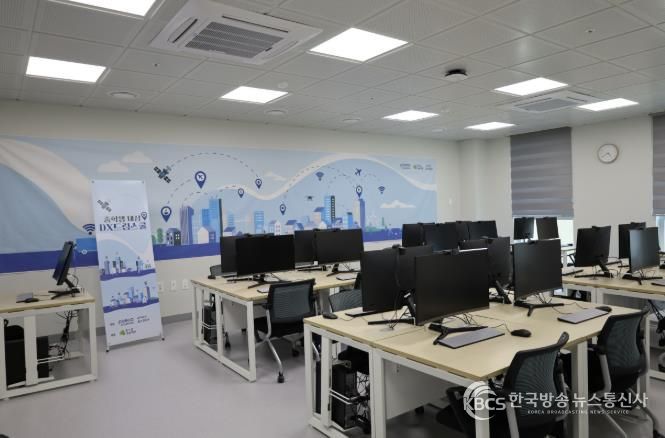 포스코1_나눔재단이 후원한 컴퓨터가 설치되는 성남시 위례어울림종합사회복지관 4층 스마트빌리지