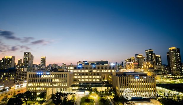 새종시 정부청사 17동 한국정책방송원 (오른쪽)