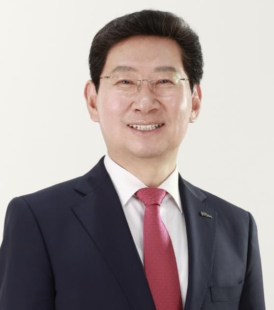 이상일 용인특례시장은 4일 도시재생 현장과 첨단기술 각축장인 IFA를 살펴보기 위해 독일 베를린으로 출국했다.