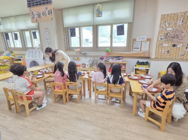 9월 12일 여수 킨더숲유치원에서 ‘2025 영유아학교 시범사업 시범학교 공개의 날’수업이 진행되고 있다.