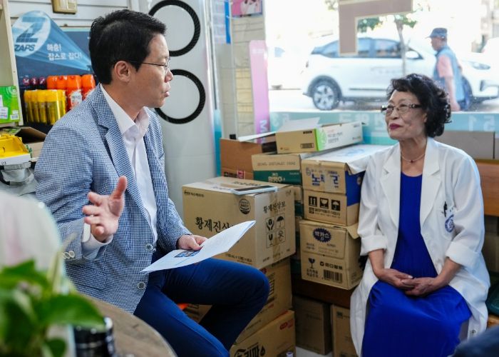 포천시의회 임종훈 의장 포천시 공공 심야약국 운영 점검, 현장의 목소리 의정에 담는다