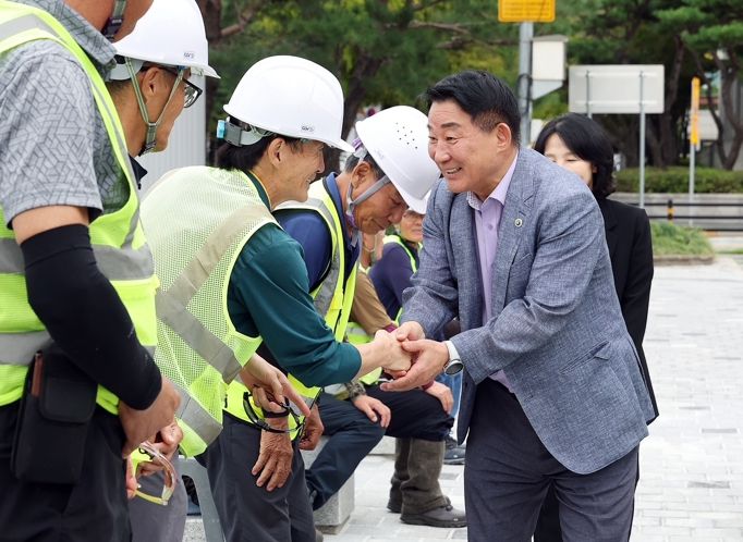 20일 샘머리근린공원에서 열린 관리사무소 리모델링 준공식 현장