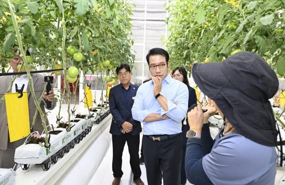 남원시 첨단 농업의 미래를 그리다! 경남 스마트팜 혁신밸리 벤치마킹