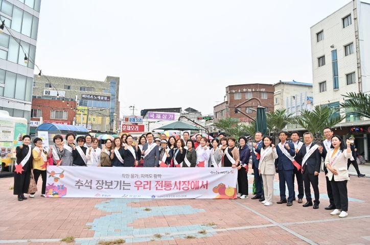 김태흠 지사, 전통시장 찾아 현장 소통