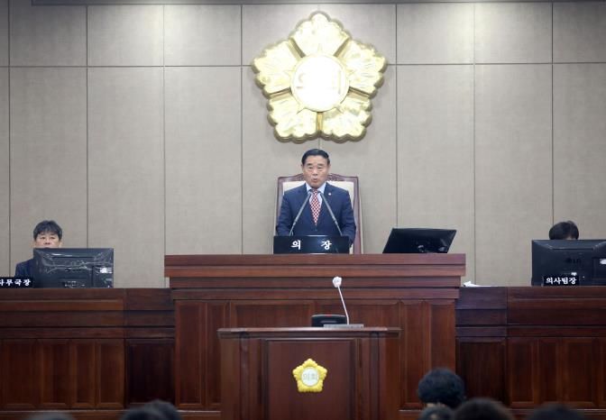 수원특례시의회, 제396회 임시회 개회 참석