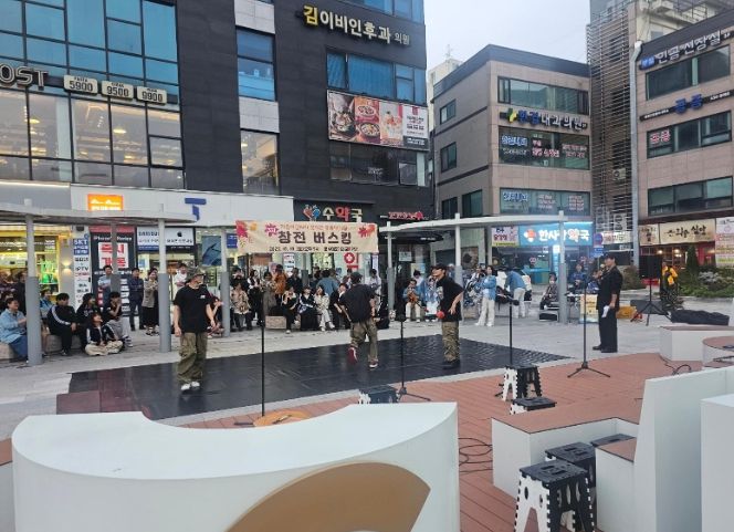 창전동 주민자치회, 문화로 하나 되는 ‘창전버스킹’ 성료