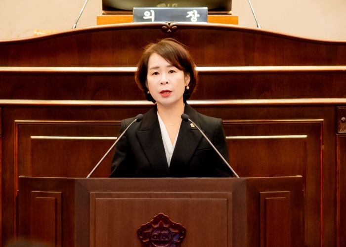 남양주시의회 315회 임시회 1차 본회의에서 정현미 의원이 ‘상급종합병원 유치계획’에 대해 시정질문 하고 있다.