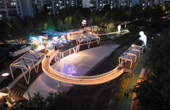 서울시, 수변활력거점 14호 '당현천 당현마루' 개장