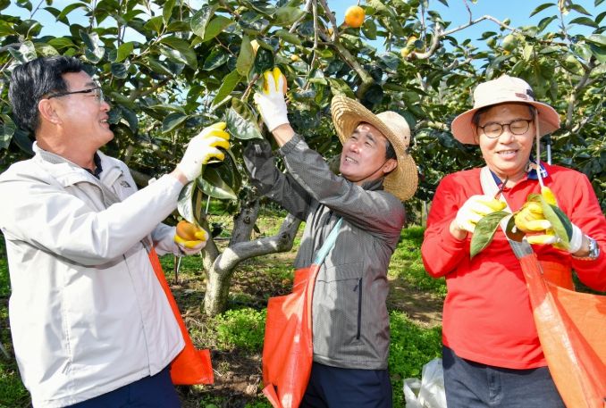 경남도의회 농해양수산위원회, 농촌일손돕기