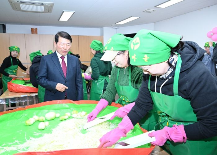 구리시 새마을문고, ‘따뜻한 겨울나기 김장 나눔’성료