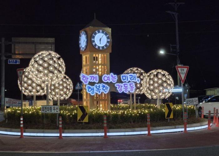 강서구, 강동동 득천사거리 경관조명 설치 완료…새 야간명소 기대