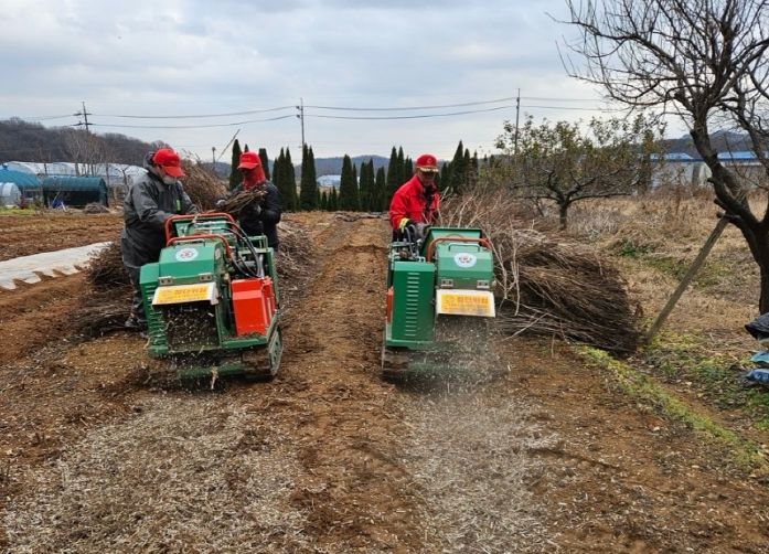 가을철 산림 인접지역 영농부산물 파쇄지원 사업