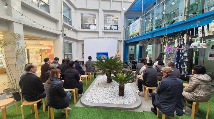 진도군, 골목에서 피어난 예술 ‘옥주골창작소 입주 작가 성과공유회’