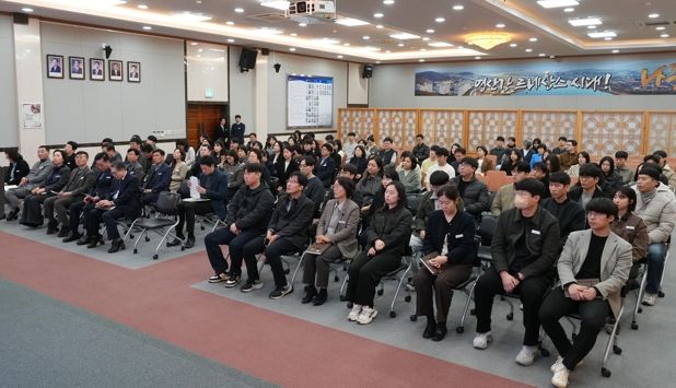 나주시, 3월 정례조회 개최…지역 발전 헌신 시민과 단체 표창