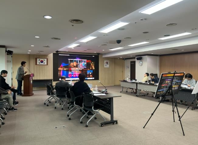 서구청 장태산실에서 열린 대덕대로 미디어 파사드 공모 심사 장면