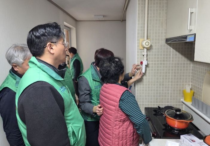 직장‧공장새마을운동진천군협의회, 재가노인 가스안전기기 설치 지원