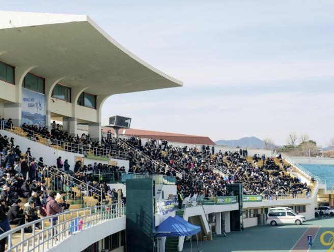 개막전 관중 사진