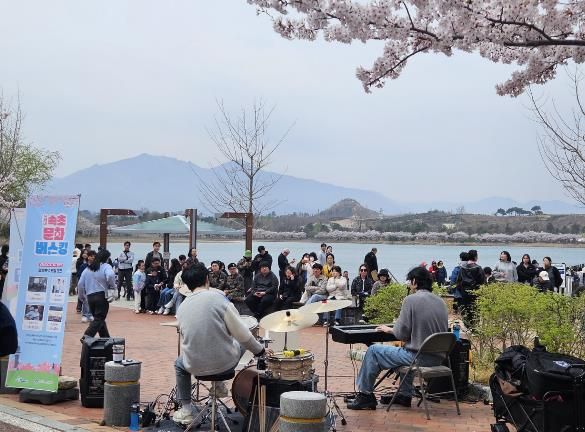 2025 속초문화버스킹 당시(영랑호 벚꽃축제)