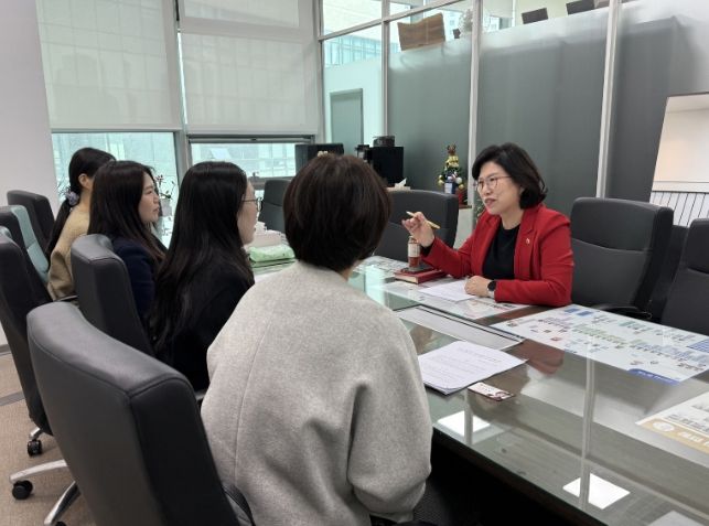 이애형 의원, 근본적인 보건실 공백 해소 위한 현장 의견 청취