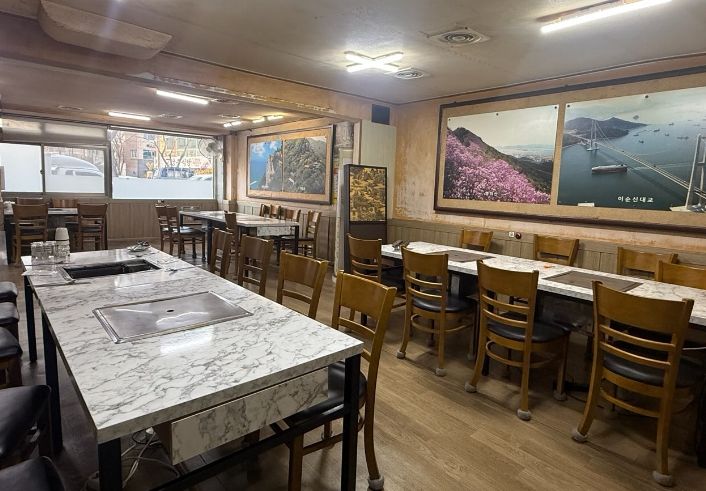 여수시는 선진 음식문화 개선과 2026여수세계섬박람회 대비를 위해 ‘2026년 음식점 입식테이블 및 경사로 설치 지원사업’을 추진한다.