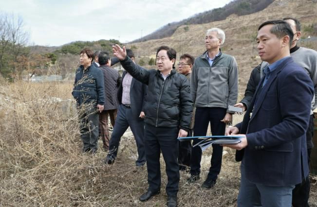 지난 2023년 3월 오남읍 복합문화시설 조성을 위한 현장방문한 주광덕 시장