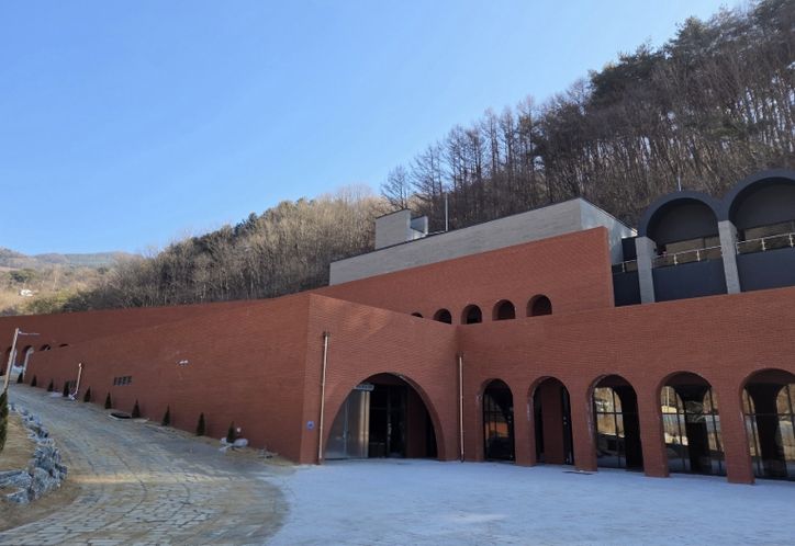 예밀 와이너리 슬로타운’ 준공식