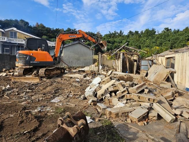 영광군, 농어촌 빈집 정비 본격 착수..52동 철거 지원-2025년 빈집 철거사진