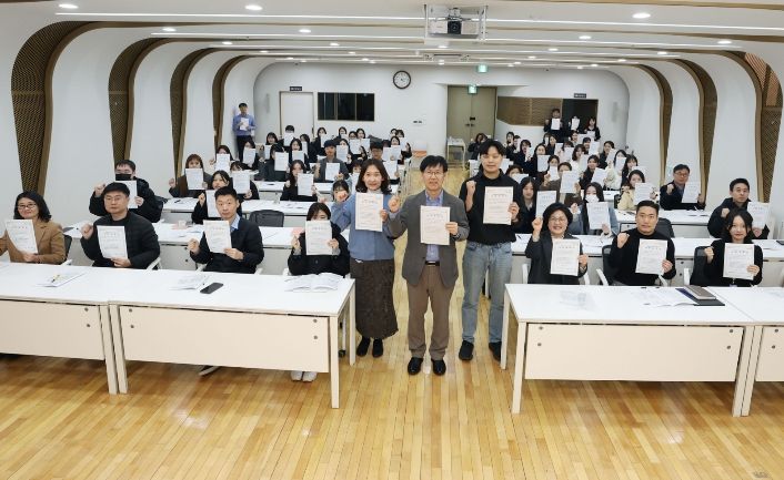 생활폐기물 다이어트 실천서약식_김진만 강남구 부구청장(가운데)