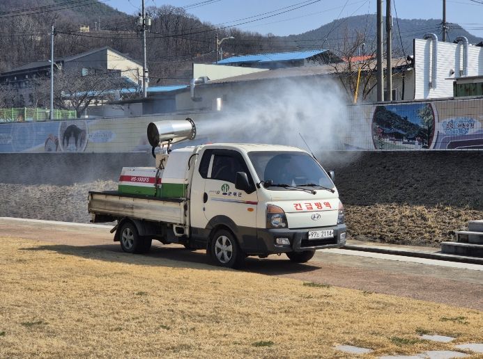 봄철 해빙기 모기 유충 등 선제 방역실