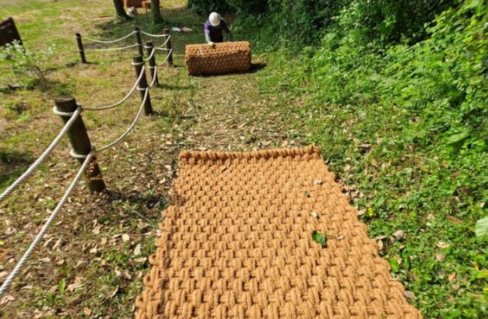 오름 탐방로 정비