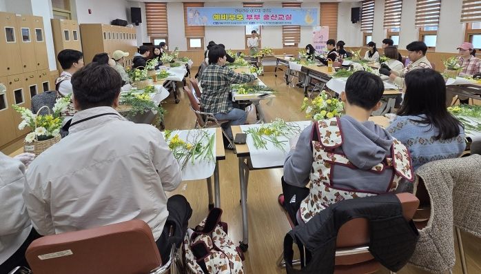 지난 21일 빛가람건강생활지원센터가 예비부부 20팀을 대상으로 ‘두근두근 위대한 탄생, 예비부모 부부출산교실’을 운영했다.(사진 제공-나주시)