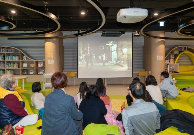 '봄밤, 벚꽃 그리고 찾아가는 영화관' 개최