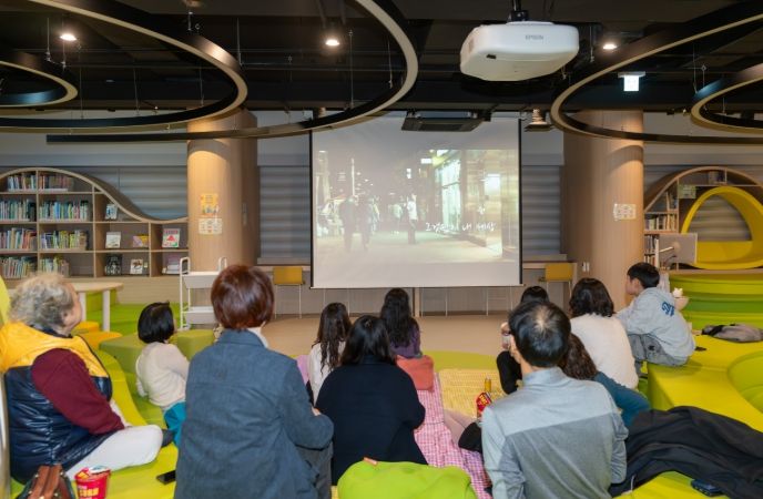 '봄밤, 벚꽃 그리고 찾아가는 영화관' 개최