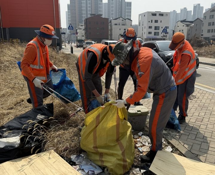 오산시, ‘우리동네 새단장’ 봄맞이 환경정화 활동 추진