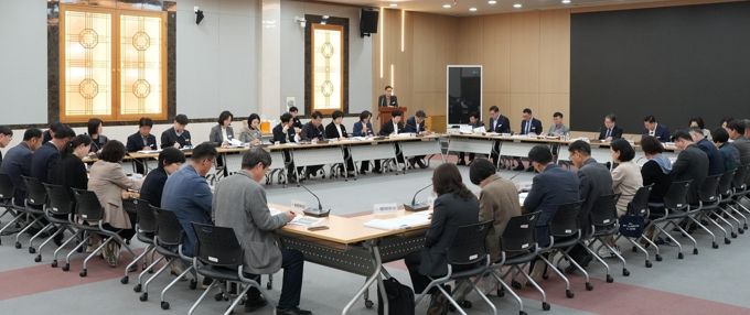 나주시가 지난 30일 대회의실에서 ‘2026년 주민과의 대화 건의사항 추진상황 보고회’를 개최했다.